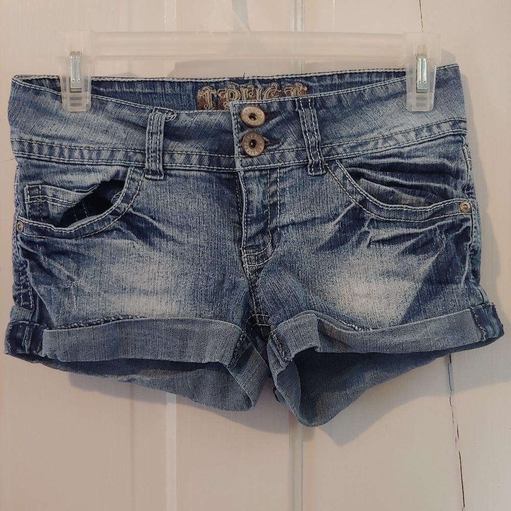 Truce shorts Size 5